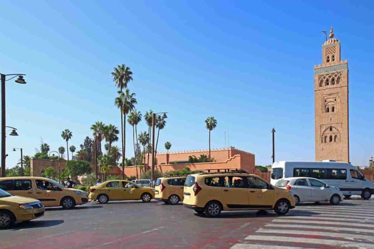 Grand taxi y petit taxi en Marruecos